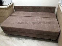 Узкий диван на кухню выбираем прямой кухонный выкатной диванчик-танго с ящиками